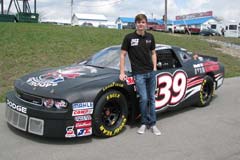 À 17 ans, Alex Guénette se lance contre les meilleurs en série NASCAR Canadian Tire