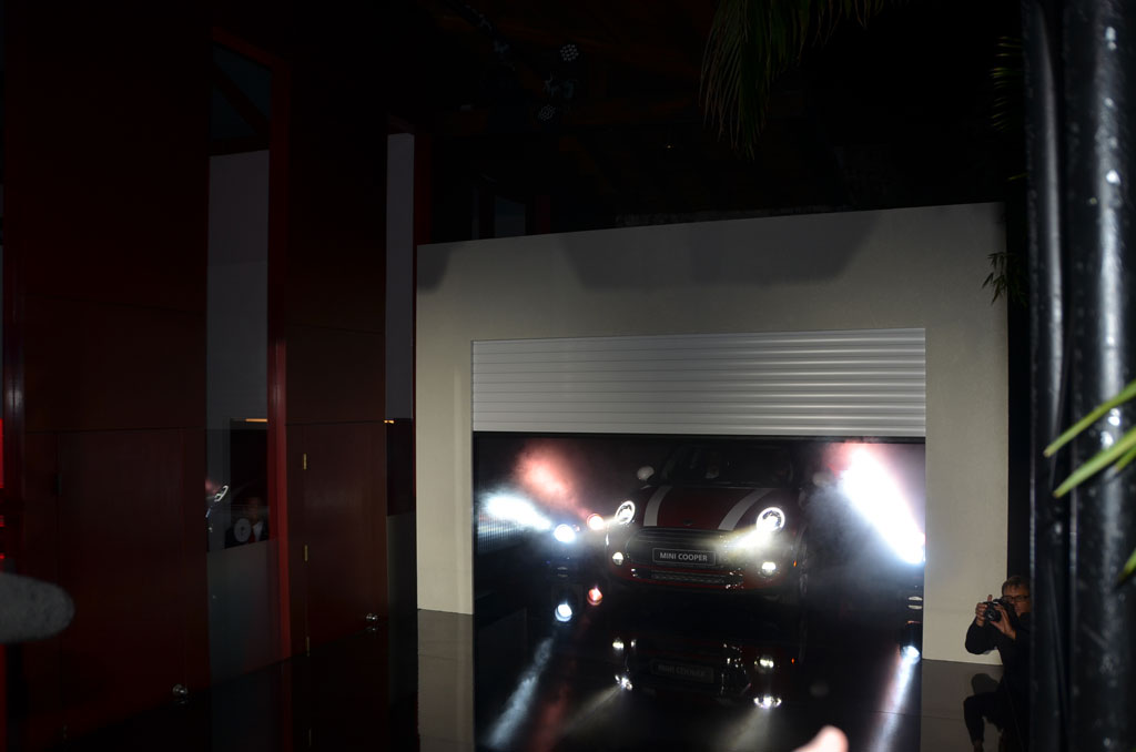 miniunveil06.jpg