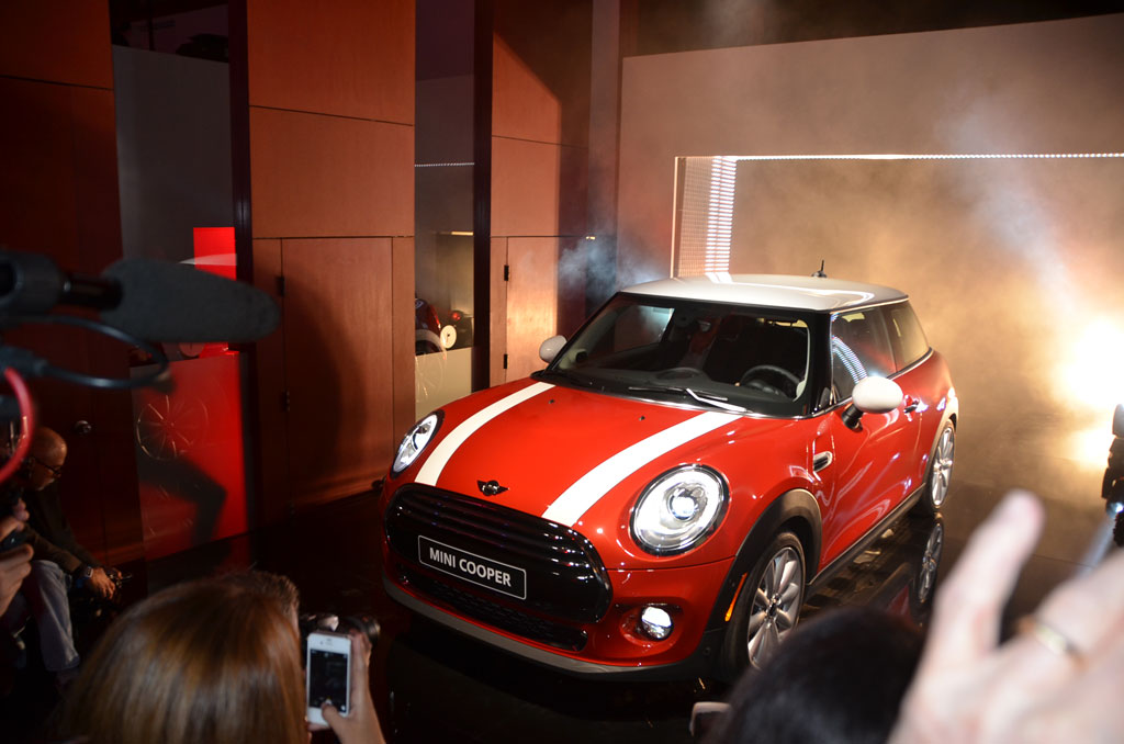 miniunveil08.jpg